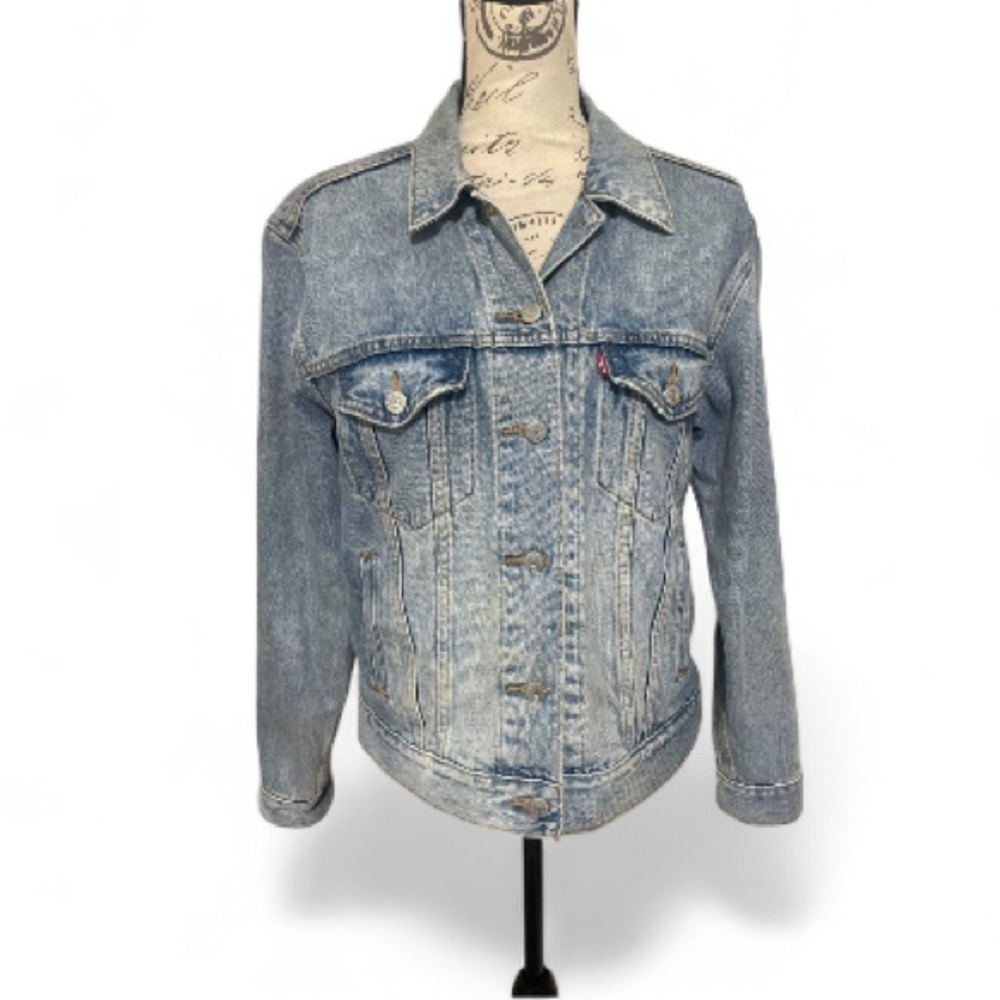 Levi’s Classic Eco-Friendly Waterless Trucker Jean Jacket – Light Wash SZ Medium